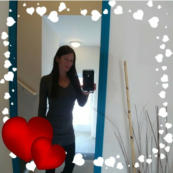 Meet your Posher, Alyssa - Picture 1 of 1